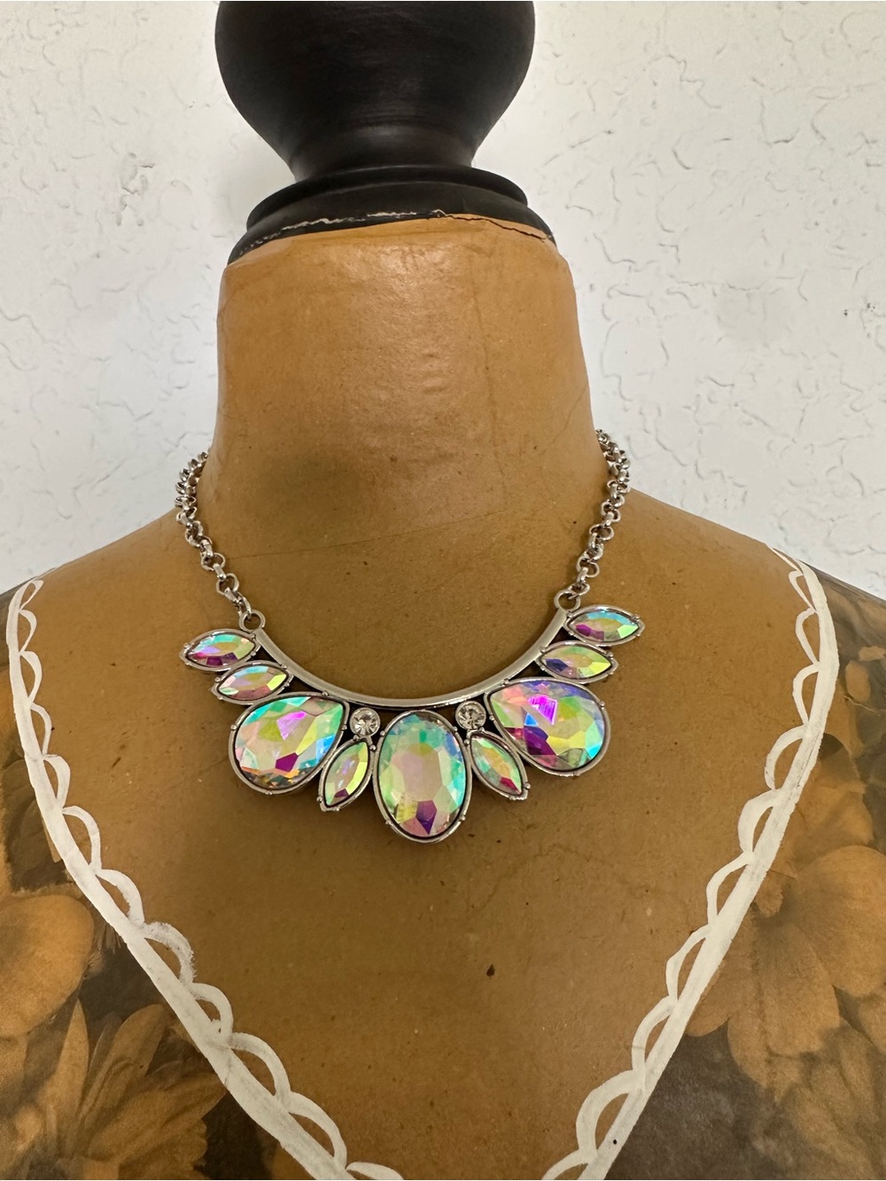 Iridescent Crystal Statement Necklace - Silver Tone stunning - Picture 2 of 2